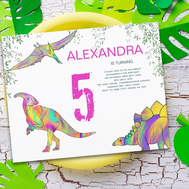 Dinosauaurs vattenfärgsbudget för rosa av femte Fö (Colorful dinosaurs pink 5th birthday budget invitation)