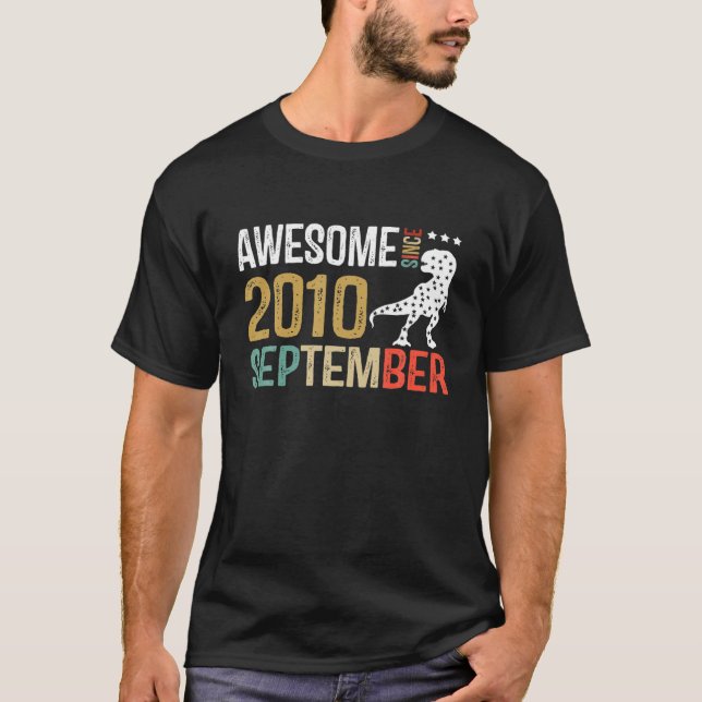 Dinosaur 10:e födelsedag 10-åriga pojken September T Shirt (Framsida)