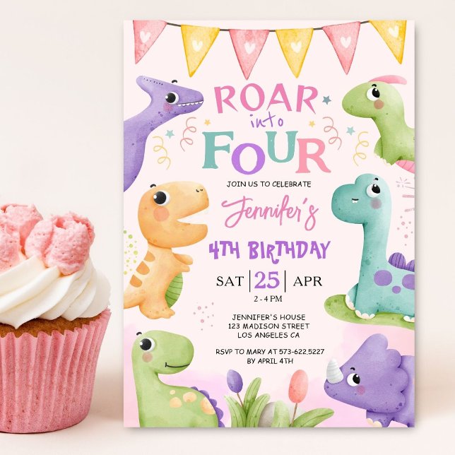 Dinosaur 4e födelsedagen Rosa Cute Roar in to Four Inbjudningar (Skapare uppladdad)