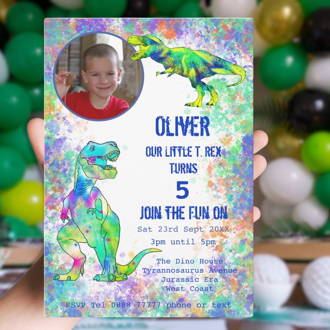 Dinosaur 5-års födelsedagsfest inbjudningar (T-Rex dinosaur photo 5th birthday invitation with colorful watercolor splash background )