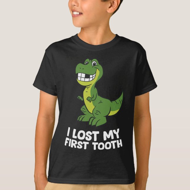 Dinosaur Borttappad First Tooth T Shirt (Framsida)