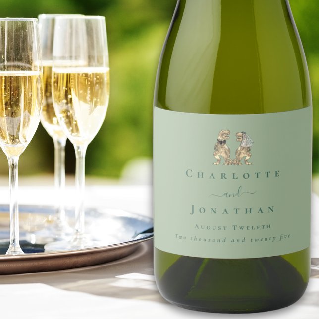 Dinosaur Bröllop Sage Grön Personlig (Dinosaur themed wedding T-Rex bride and groom sage green personalized wine labels modern elegant)