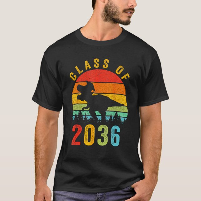 Dinosaur Class Of 2036 First Day Kindergarten Boys T Shirt (Framsida)