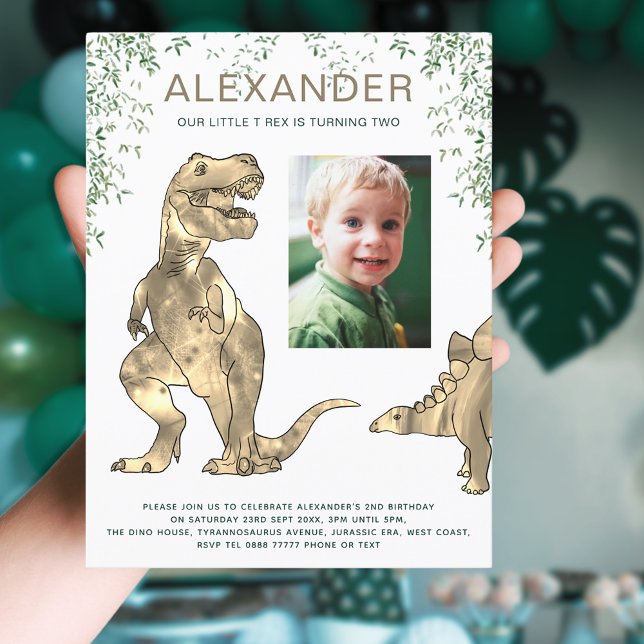 Dinosaur Jungle Boys Födelsedagsfest Photo Inbjudan Vykort (Dinosaur T-Rex jungle 2nd birthday party budget invitation postcard with photo template)