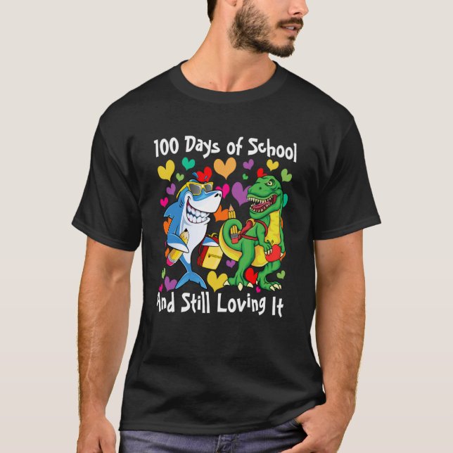 Dinosaur & Shark 100 dagar i skolan och fortfarand T Shirt (Framsida)