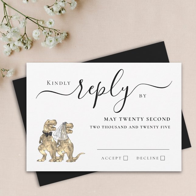 Dinosaur Tema Bröllop Svar Svart och Vitt (Dinosaur theme wedding black and white invitation RSVP card T-Rex dino bride & groom elegant script)
