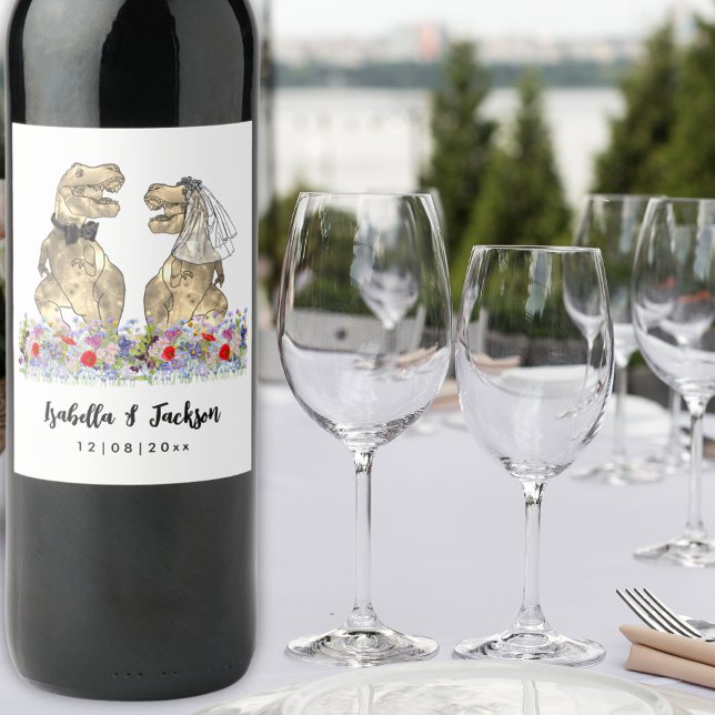 Dinosaur-tema bröllop vinflaska etikett (Dinosaur wedding funny T-Rex bride and groom and colorful wildflower watercolor custom wine labels)