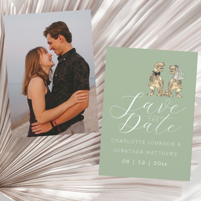 Dinosaur tema Sage grön foto bröllop Spara Datumet (Funny dinosaur photo wedding save the date sage green invitation simple Jurassic T-Rex bride & groom)