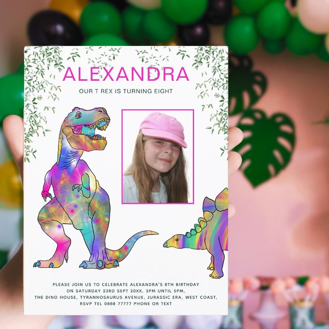 Dinosaur ThBäste Flick kalas Rosa Budget Inbjudan Vykort (Dinosaur girls 8th birthday party budget invitation photo template and colorful T-Rex & stegosaurus)