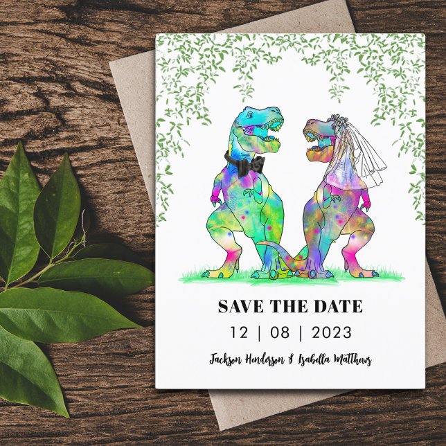 Dinosaur Thmet Bröllop spara datum Funny Vykort (Dinosaur themed wedding save the date budget postcard invitation with colorful T-Rex bride and groom)