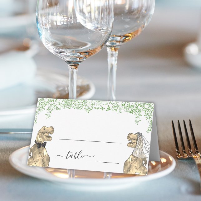 Dinosaur Wedding Guest Name Placeringskort (Dinosaur wedding table guest name place cards watercolor eucalyptus foliage fun T-Rex bride & groom)