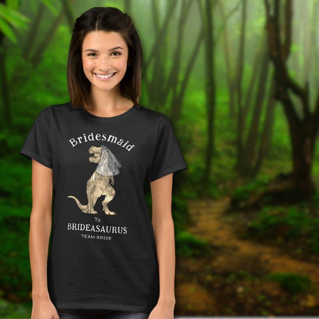 Dinosaurbröllop Brudtjej till Brideasaurus  T Shirt (Bridesmaid to Brideasaurus dinosaur wedding team bride t-shirt funny dino bridal shower bachelorette)