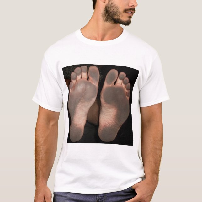 DIRTY FEET T-SHIRT (Framsida)