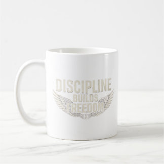 DISCIPLIN BYGGER FRIHET KAFFEMUGG