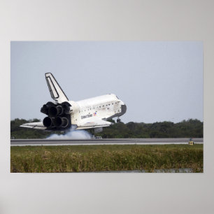 Discovery för utrymmesskyttel rör sig nedåt 3 poster