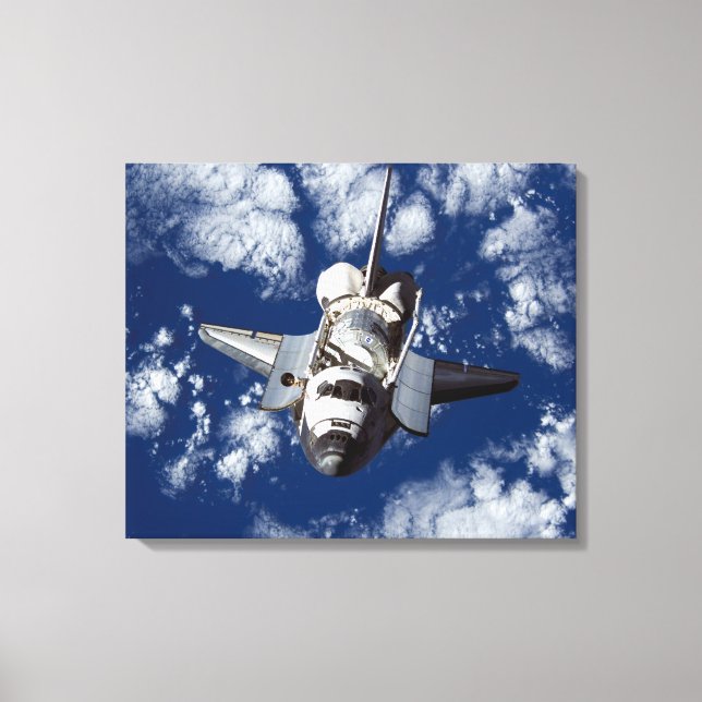 Discovery in Space Shuttle Discovery In Space Canvastryck (Framsida)
