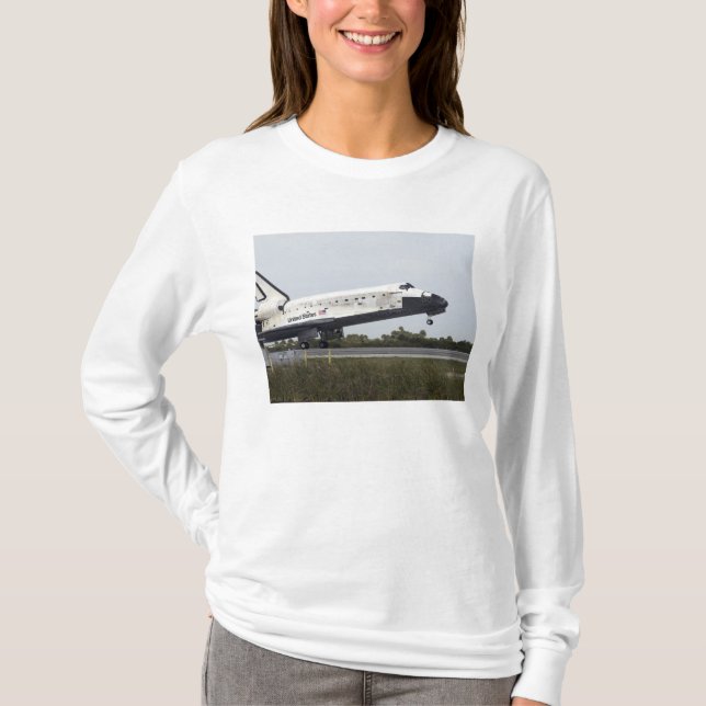 Discovery-tangenten för rymdfärder är i beröring m t-shirt (Framsida)
