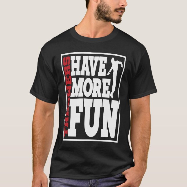 Discus Throwers Have More Fun Discus Throwing  2 T Shirt (Framsida)