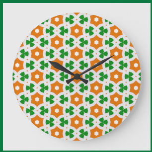 Diskret irländsk Orange och Grönt Geometric Shamro Stor Klocka