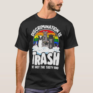 Diskriminering är Sopor Gay pride Raccoon Opossum T Shirt