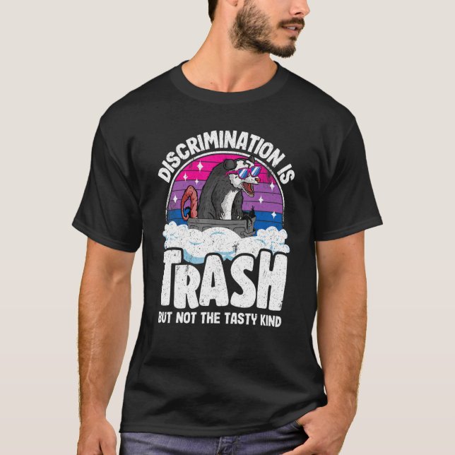 Diskriminering är Sopor Opossum Bisexual Pride Bi T Shirt (Framsida)