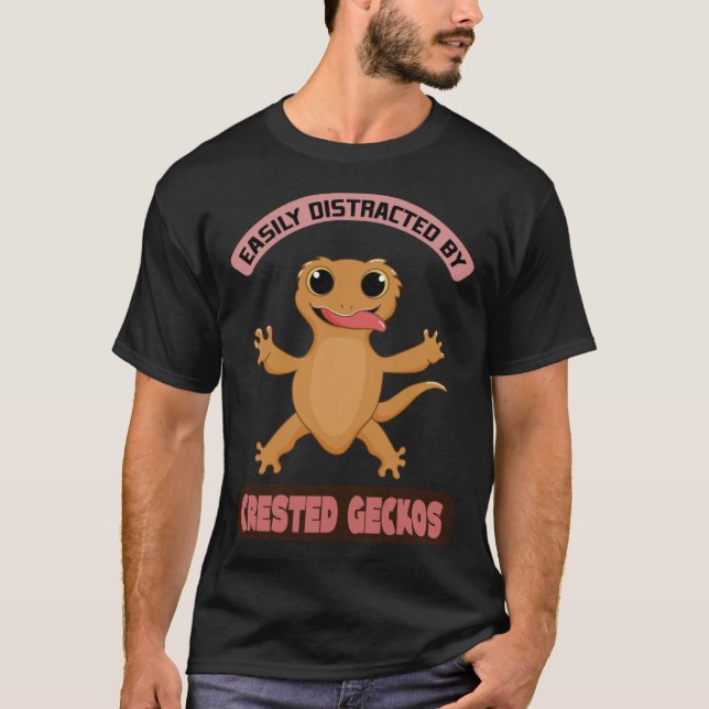Distracted by Geckos Ironic Saying Lizard Quotes T Shirt (Framsida)