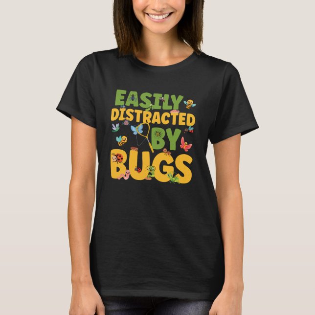 Distraherad av Bug Catcher Bug Hunter Kids Insect  T Shirt (Framsida)
