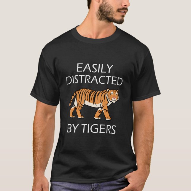 Distraherad av tigrar vildmark Stora katter Djunge T Shirt (Framsida)