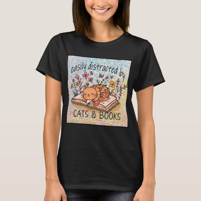 Distraherat av Kats & Bokar, Kitten ovanpå Bokar T Shirt (Framsida)