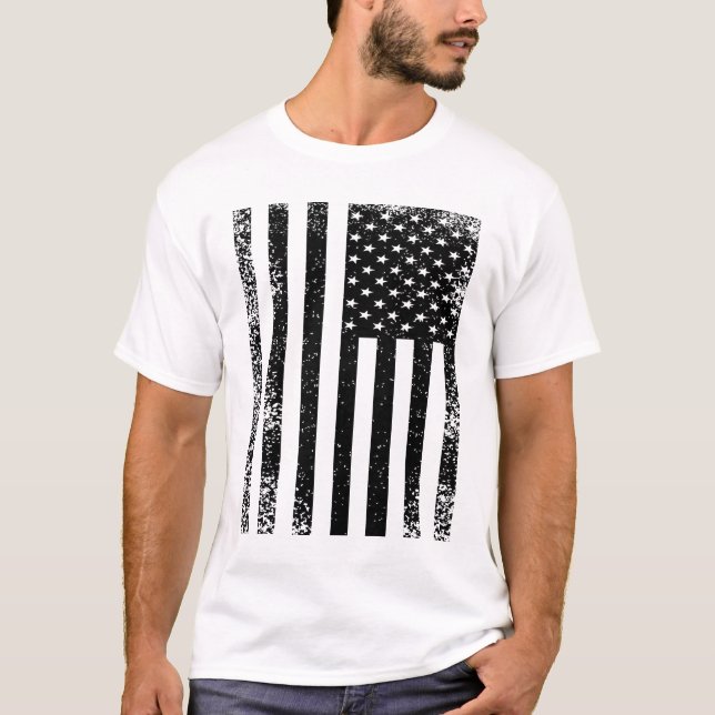 Distress Black and White American Flagga T Shirt (Framsida)