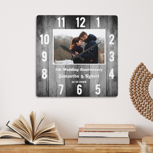 Distress Black Wood 5-årsdag Foto Fyrkantig Klocka (Distressed Black Wood 5 Year Anniversary Photo Square Wall Clock
)