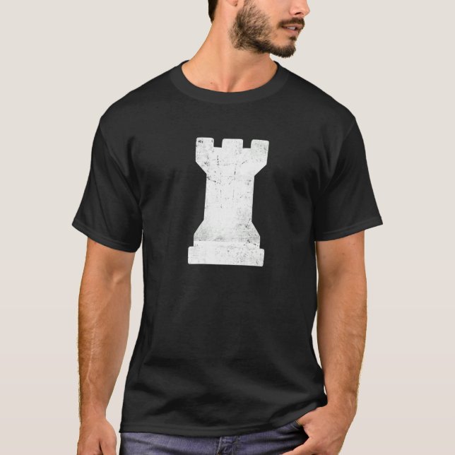 Distress Chess Biet White Rook White Chess Cast T Shirt (Framsida)