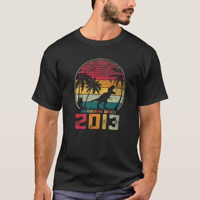 Distress Fantastisk sedan 2013 9:e dagen Party Vin T Shirt (Framsida)