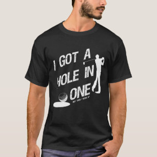Distress i Har A Hål i ett T Shirt