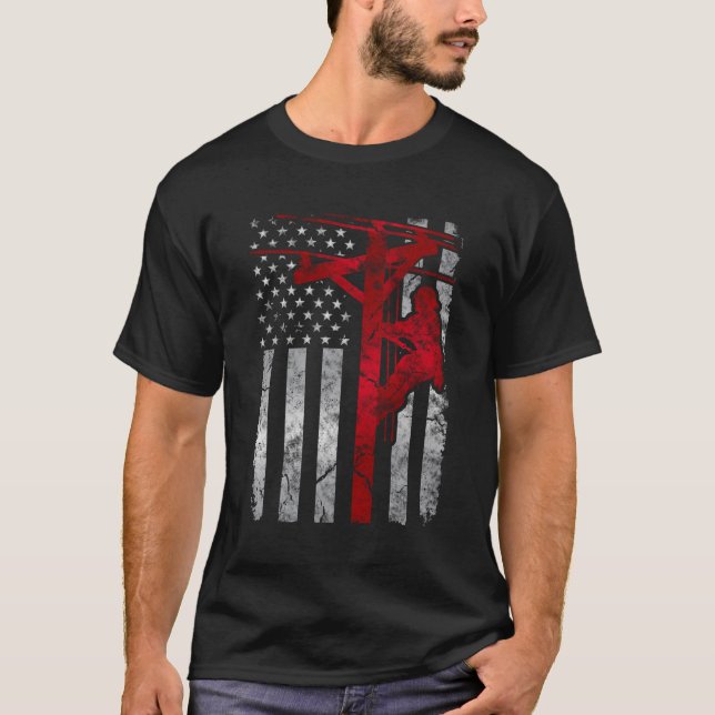 Distress Patriotic Electric Cable Lineman Americ T Shirt (Framsida)