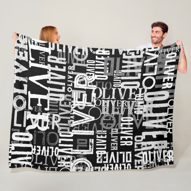 Distressad Namn replikerad på modern Black&White Fleecefilt (På plats)