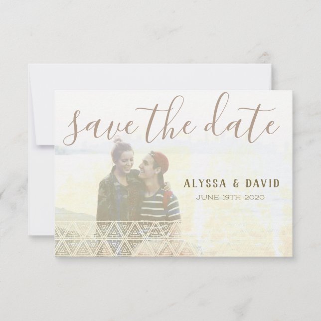 Distressade vita trianglar Foto Spara datum Spara Datumet (Framsida)