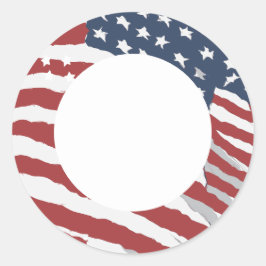 Distressed amerikansk flagga med anpassad text runt klistermärke