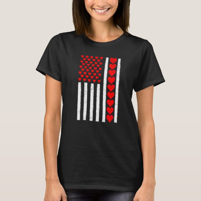 Distressed Funny American Flag Heart Valentine's D T Shirt (Framsida)