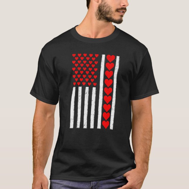Distressed Funny American Flag Heart Valentine's D T Shirt (Framsida)