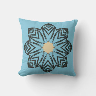 Distressed geometrisk blomstermedaljong kudde