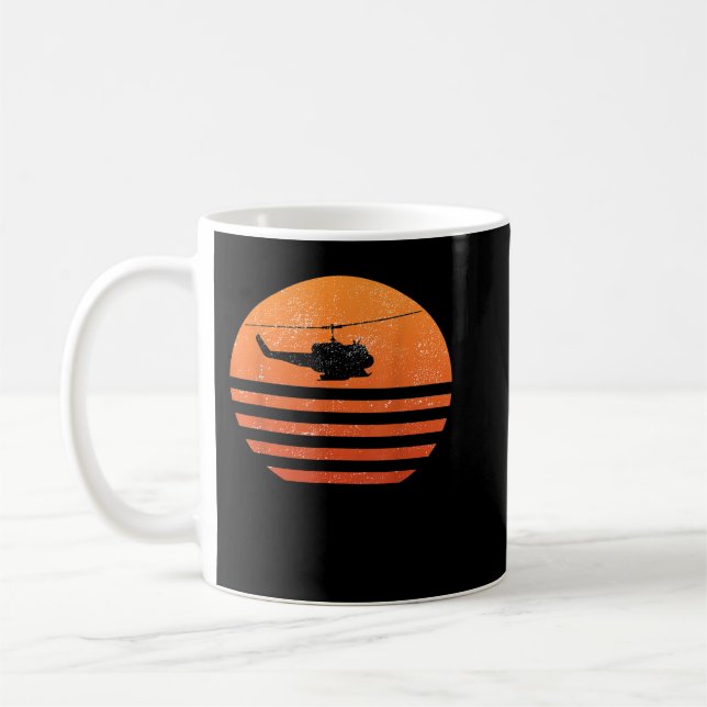 Distressed Huey Helicopter UH-1 Vietnam War Vetera Kaffemugg (Vänster)