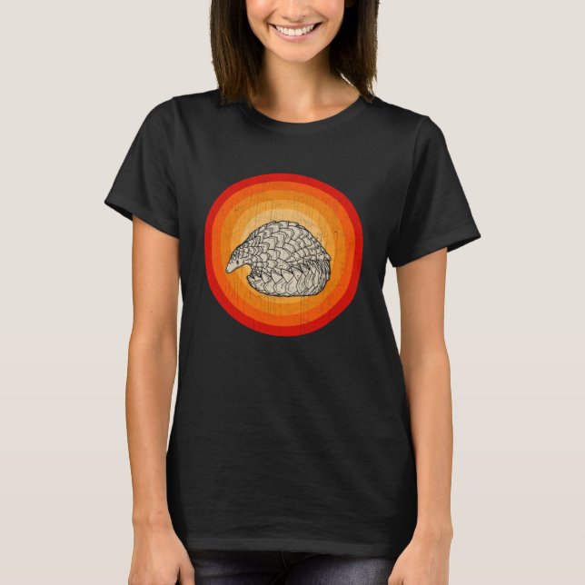 Distressed Pangolins  Retro Style T Shirt (Framsida)