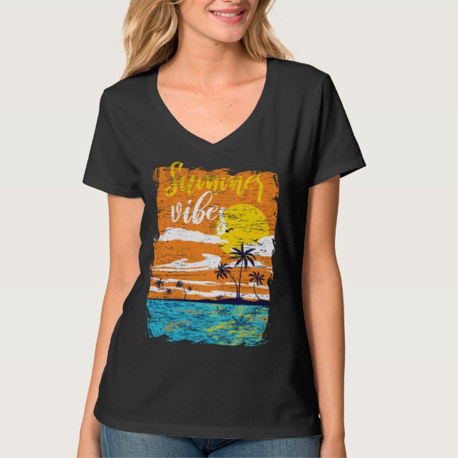 Distressed Summer Vibes Retro Sunset Beach Palm Tr T Shirt (Framsida)