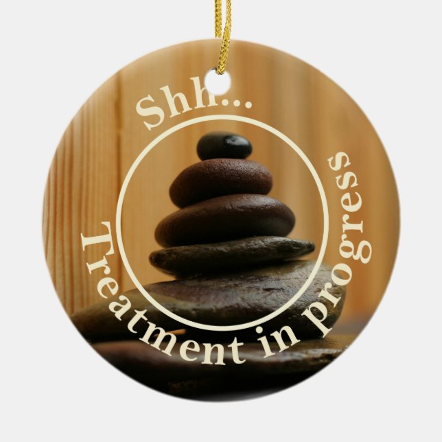 Disturb behandling i stadier av pågående behandlin julgransprydnad keramik (Framsidan)