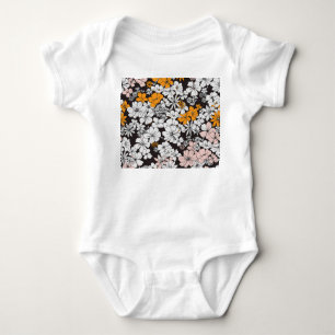 Ditsy-Blommigt: Färgfull Mörk Bakgrund. T Shirt