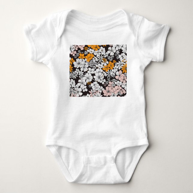 Ditsy-Blommigt: Färgfull Mörk Bakgrund. T Shirt (Framsida)