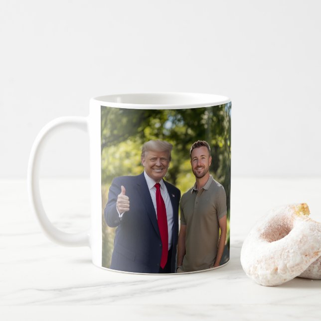Ditt foto med president Donald Trump 2024 Kaffemugg (Med munk)