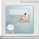 Ditt foto Modern Blommigt Dusty Blue Spara datum Magnet<br><div class="desc">En elegant i Spara datum magneter som har ett eget favoritfoto som har en dammig blå design med vattenfärgblomma.</div>