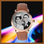 Ditt foto Namn Ro Guld Manar Band Wrist Wrist Armbandsur<br><div class="desc">Den här eleganten glam ro guld manar, är en ljusskur med ett brunt band och personlig med ditt namn och ditt foto. Du kan enkelt ändra namn och ta bort de svarta tipstecknen om du vill. Vilken underbar gåva till honom - en bäste man, groomsman, vaktmästare, studenten, fars dag, födelsedag...</div>